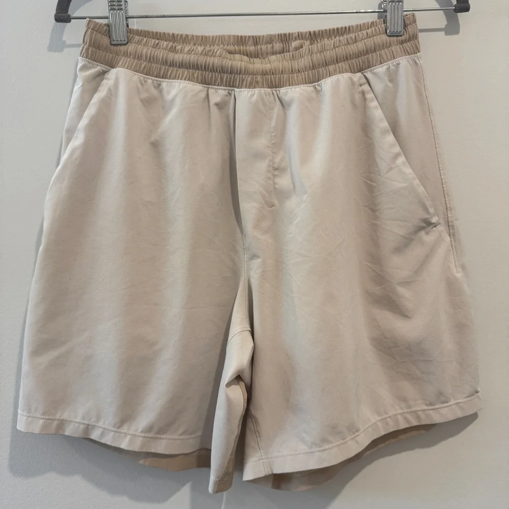 Lululemon Pace Breaker Shorts Size Medium - Picture 6 of 9